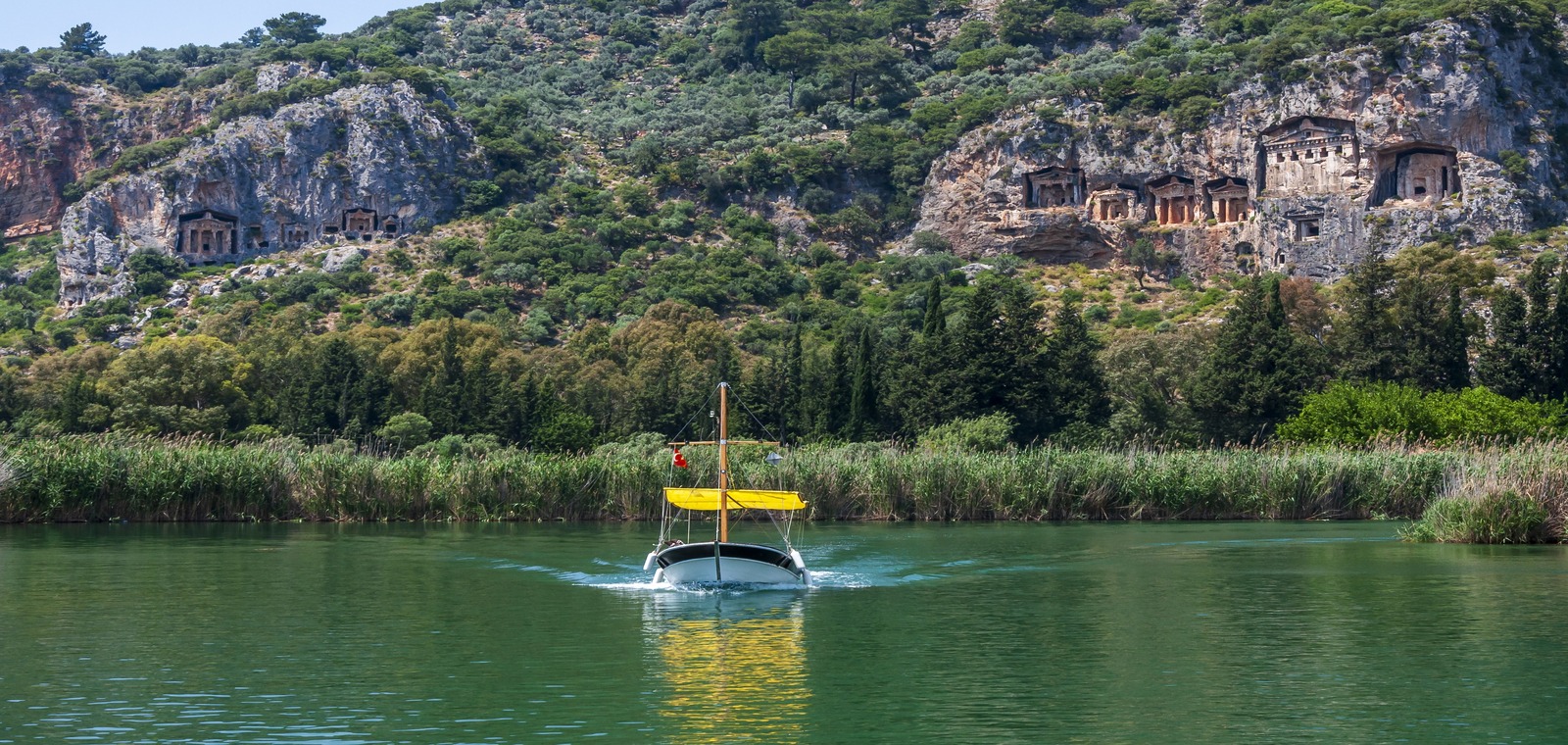瘋狂的3月：震盪市場中的防禦與收益策略